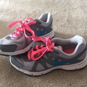 Women’s Nike’s size 6.5